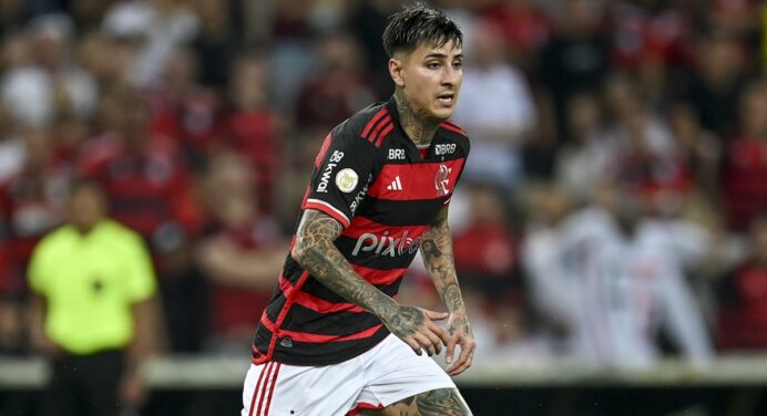 “Tem que ser banco”: torcedores do Flamengo se irritam com atuação de Pulgar em jogo da Libertadores