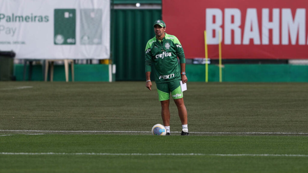 Palmeiras esboça time reserva no Brasileirão antes de jogo contra o Flamengo, pela Copa do Brasil