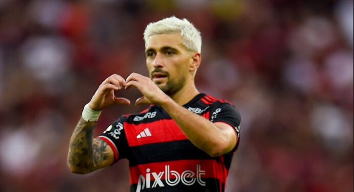 Na história! Arrascaeta se isola como 2° estrangeiro com mais jogos pelo Flamengo; veja lista