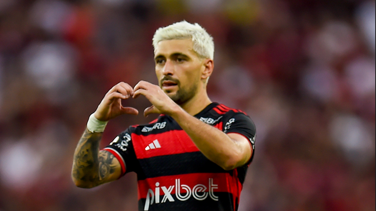 Arrascaeta comemora gol do Flamengo