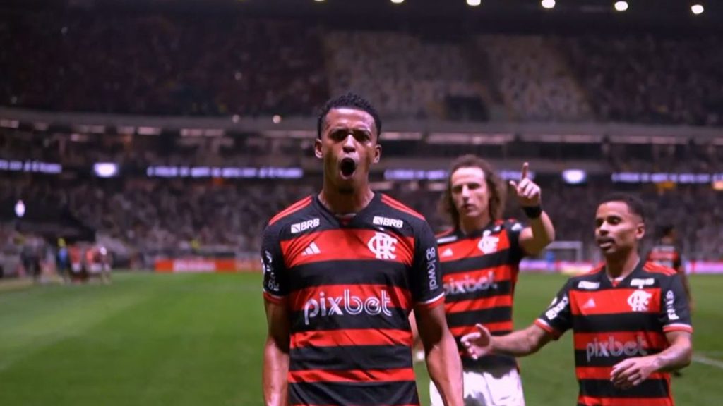 Com Carlinhos e Shola, Flamengo inscreve 49 jogadores nas oitavas da Libertadores; veja lista completa