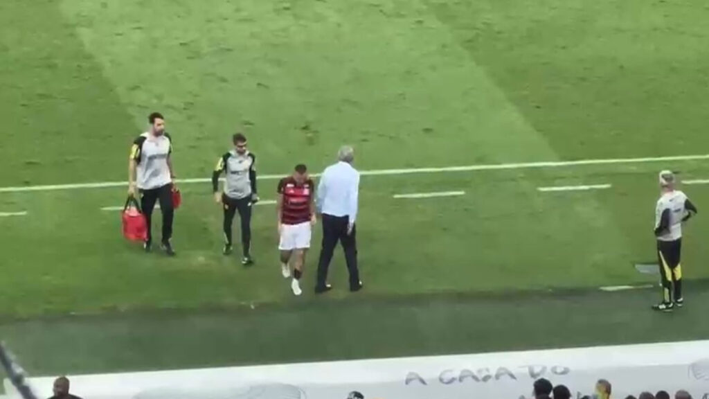 Cebolinha sente dor muscular e vira dúvida no Flamengo para jogo da volta contra o Palmeiras