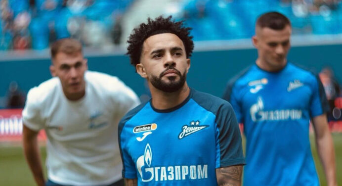 Zenit recua e oferece renovação de contrato a Claudinho; jogador deseja o Flamengo