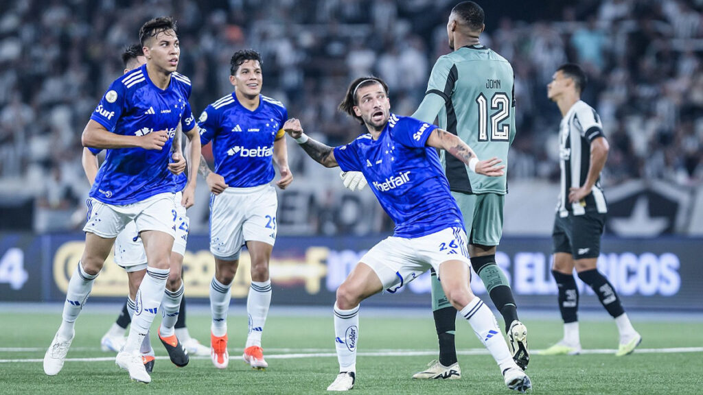 Botafogo perde, e Flamengo pode voltar à liderança do Brasileirão com 1 jogo a menos