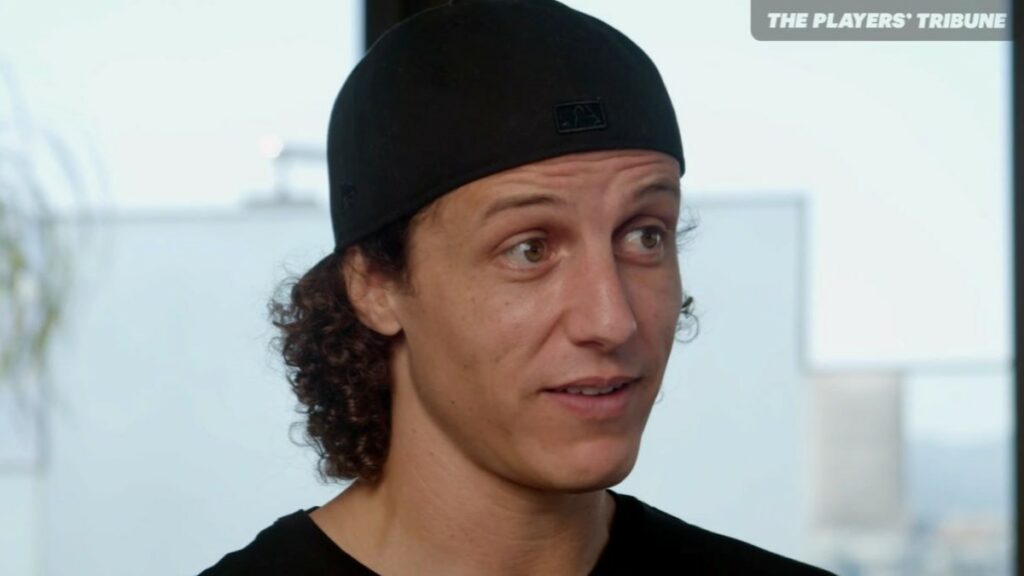 David Luiz relembra motivo de escolha pelo Fla e define torcida: “Hoje te ama, amanhã te odeia, depois ama de novo”