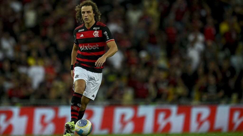 Flamengo toma decisão sobre futuro de David Luiz