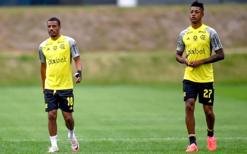 Bruno Henrique e De La Cruz ficam à disposição do Flamengo em jogo contra o Palmeiras, pela Copa do Brasil