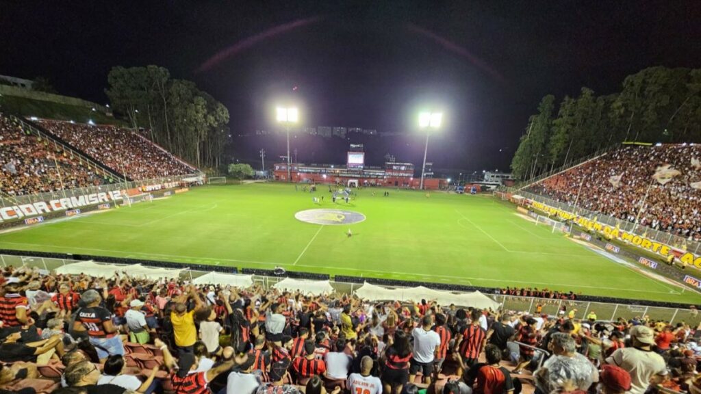 “Fica, Gabigol”, show da torcida e Carlinhos herói: veja cronologia dos fatos de Vitória 1×2 Flamengo