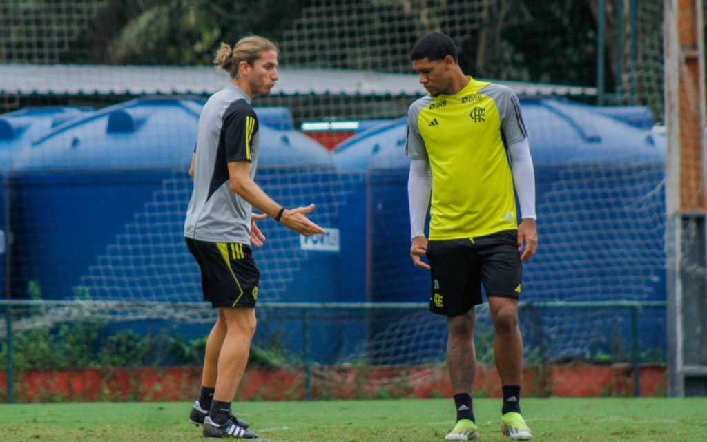 Com Filipe Luís e Shola, Flamengo enfrenta Athletico-PR em jogo do Brasileiro Sub-20 hoje; saiba onde assistir