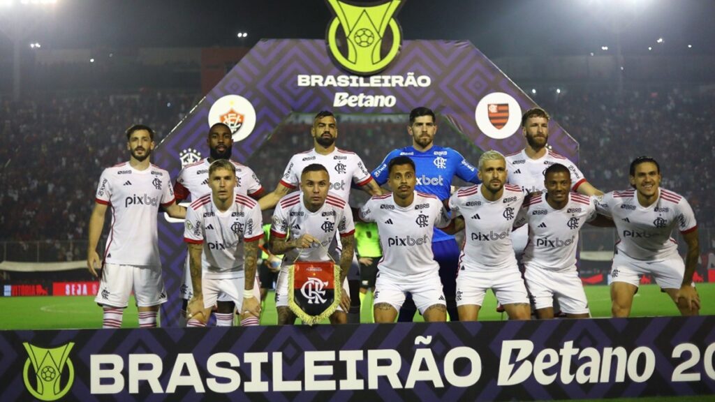 Botafogo e Palmeiras tropeçam, e Flamengo se aproxima da liderança; veja tabela atualizada do Brasileirão 2024