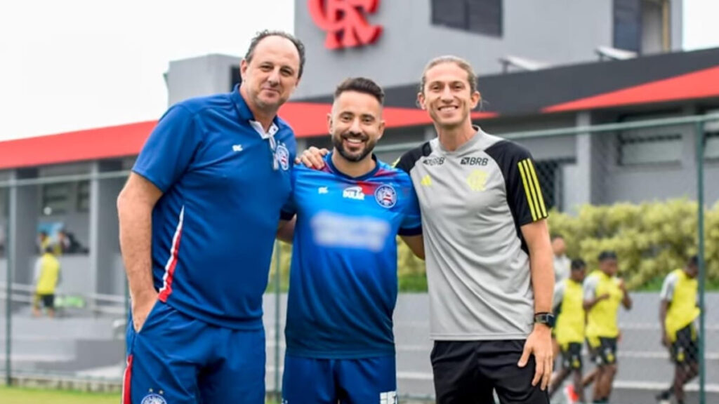 Bahia treina no CT do Flamengo em tarde de reencontros com Everton Ribeiro e Rogério Ceni