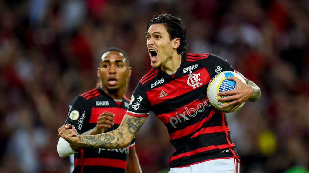 Pedro marca mais uma vez, se aproxima de recorde e leva torcedores do Flamengo à loucura