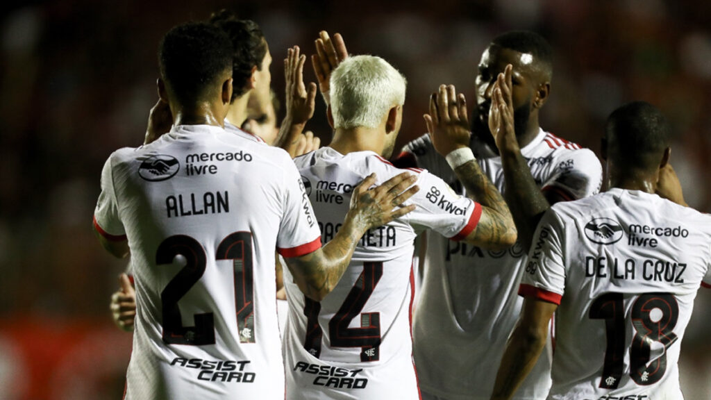 Flamengo fecha turno do Brasileirão com 100% de aproveitamento contra times do Z-4