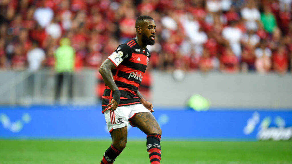 Mais vezes capitão da ‘Era Tite’, Gerson atinge marca histórica pelo Flamengo