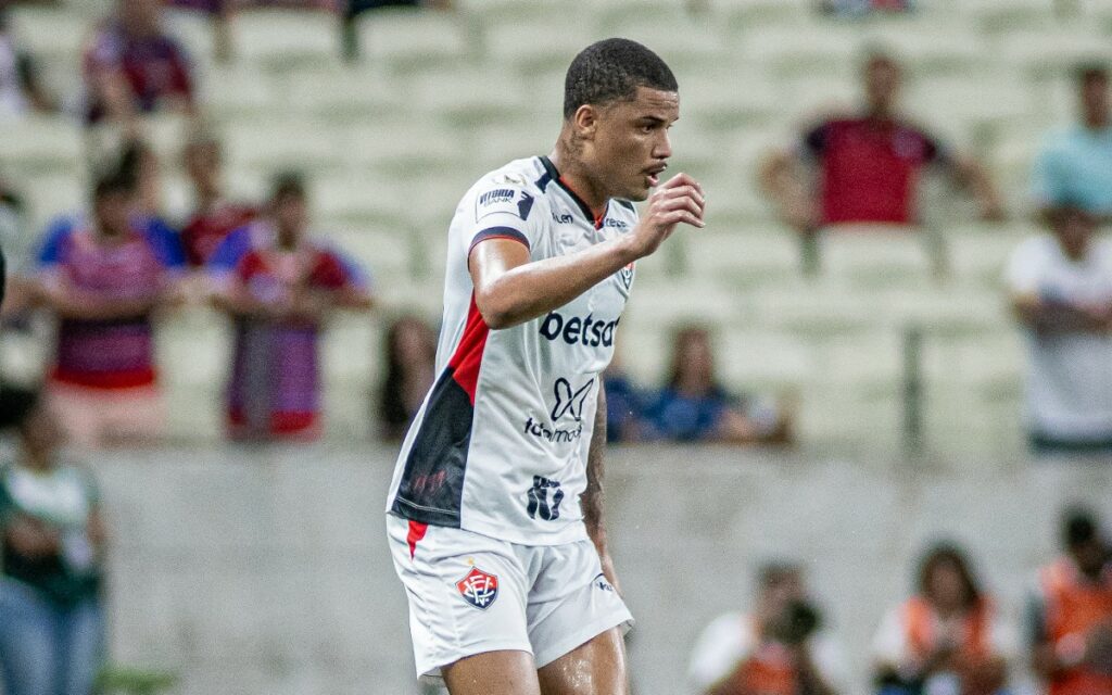 Vitória perde atacante para jogo contra o Flamengo, pelo Brasileirão