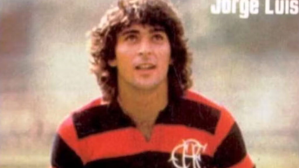 Ex-companheiro de Zico no Flamengo morre aos 66 anos; clube lamenta