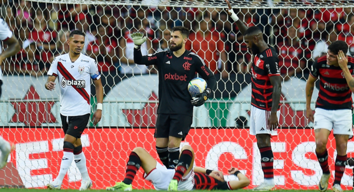 Matheus Cunha será titular em jogo decisivo contra o Bahia na Copa do Brasil; veja números do goleiro