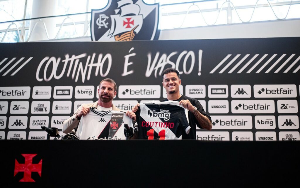 Desespero assumido: Pedrinho confirma cláusula para evitar que Coutinho troque Vasco pelo Flamengo