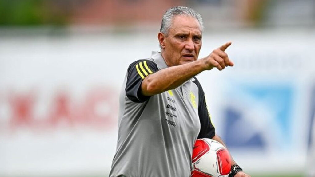 Tite define time titular do Flamengo para jogo contra o Bolívar em treino desta quarta