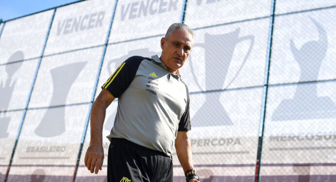Jornalista critica Tite por escalar Flamengo sem Léo Ortiz contra Peñarol, pela Libertadores 