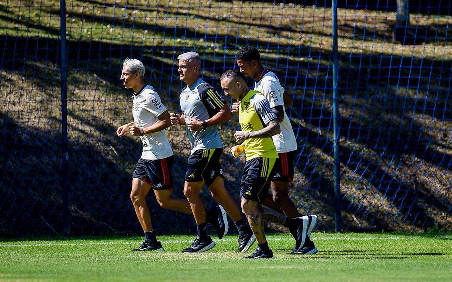 Atacante se despede do Flamengo em jogo contra o Fortaleza, pelo Brasileirão