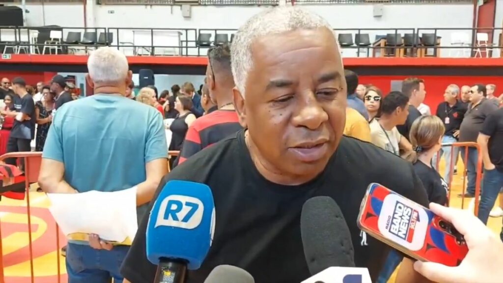 “Nunca estamos preparados para perder um irmão”: Andrade se emociona em despedida de Adílio, ídolo do Flamengo