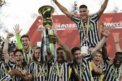 Carlos Alcaraz e Alex Sandro foram campeões juntos.