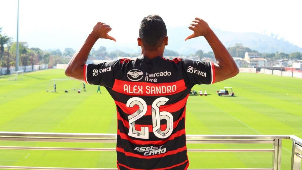 Vini Jr, jogador da Juventus e outros atletas mandam recado a Alex Sandro, reforço do Flamengo