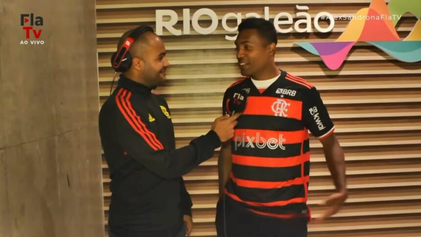 Alex Sandro revela sensação de voltar ao Brasil e manda recado à torcida do Flamengo