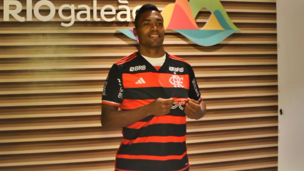 Alex Sandro revela condições físicas para estrear pelo Flamengo