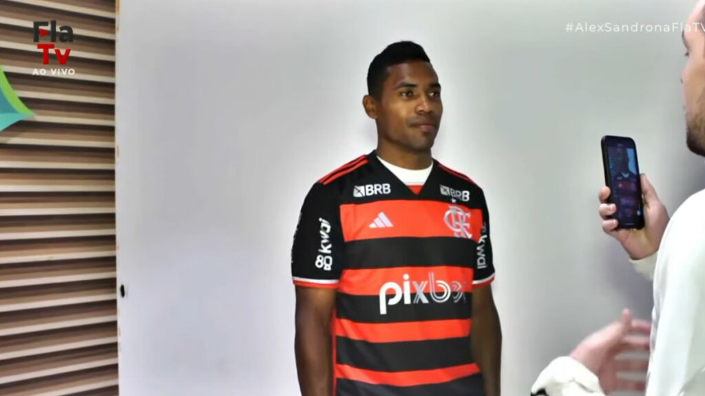 Alex Sandro revela inspiração em ídolo do Flamengo: “Sempre olhava como ele jogava”