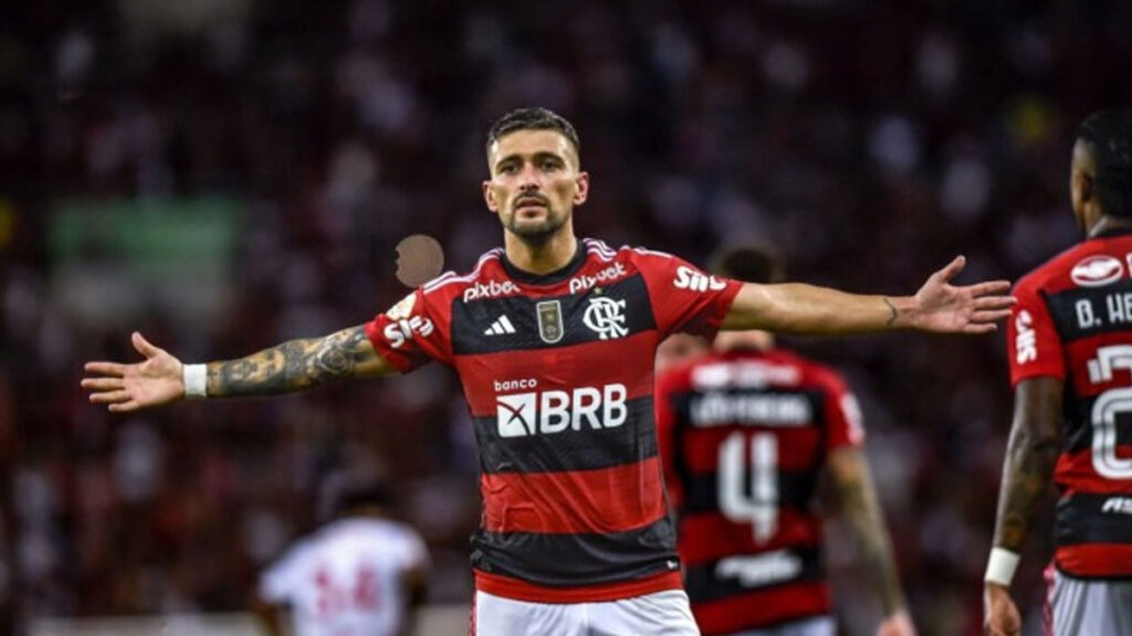 Arrascaeta ultrapassa Bruno Henrique e se torna vice-artilheiro do Flamengo na temporada