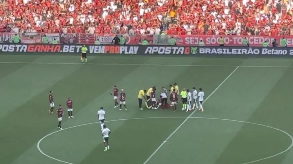 Com suspeita de lesão, Cebolinha sai de jogo do Flamengo chorando e vira dúvida na Libertadores