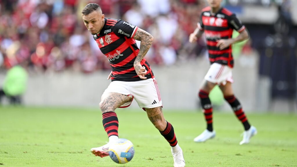 Flamengo atualiza situação médica de Cebolinha; atacante retorna aos gramados em 2025