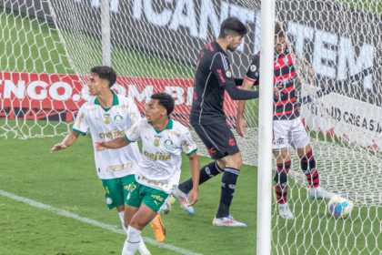 Flamengo leva gol de bola aérea