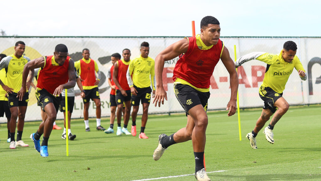 Flamengo alinha planejamento para Libertadores, e Tite comandará 3 treinos até jogo contra o Bolívar