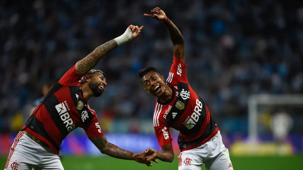 Buscando espaço, Bruno Henrique e Gabigol têm oportunidade de ouro para reviver dupla histórica