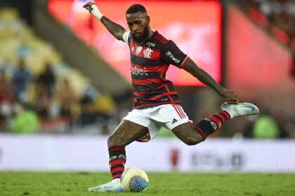 Gerson em ação pelo Flamengo