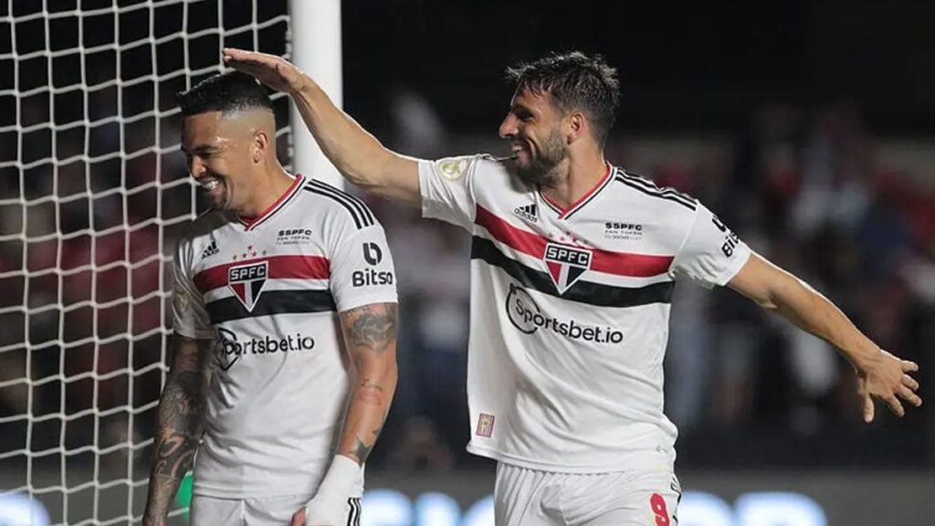 Artilheiro do São Paulo está fora de jogo contra o Flamengo