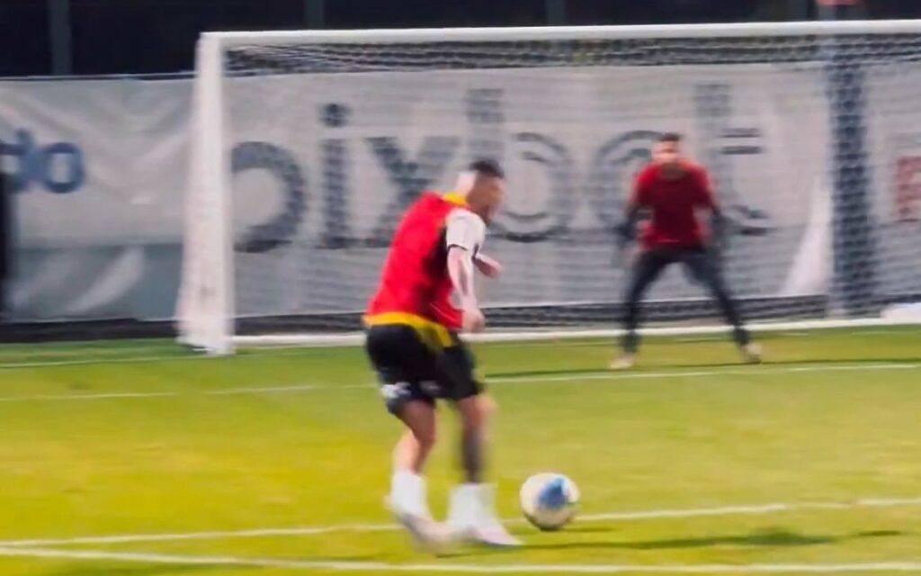 Michael ‘afia’ pontaria em treino do Flamengo; veja vídeo