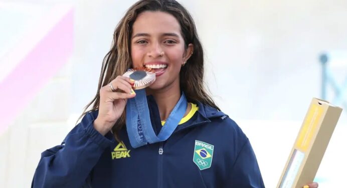 Rayssa Leal responde especulação sobre acerto com Flamengo 