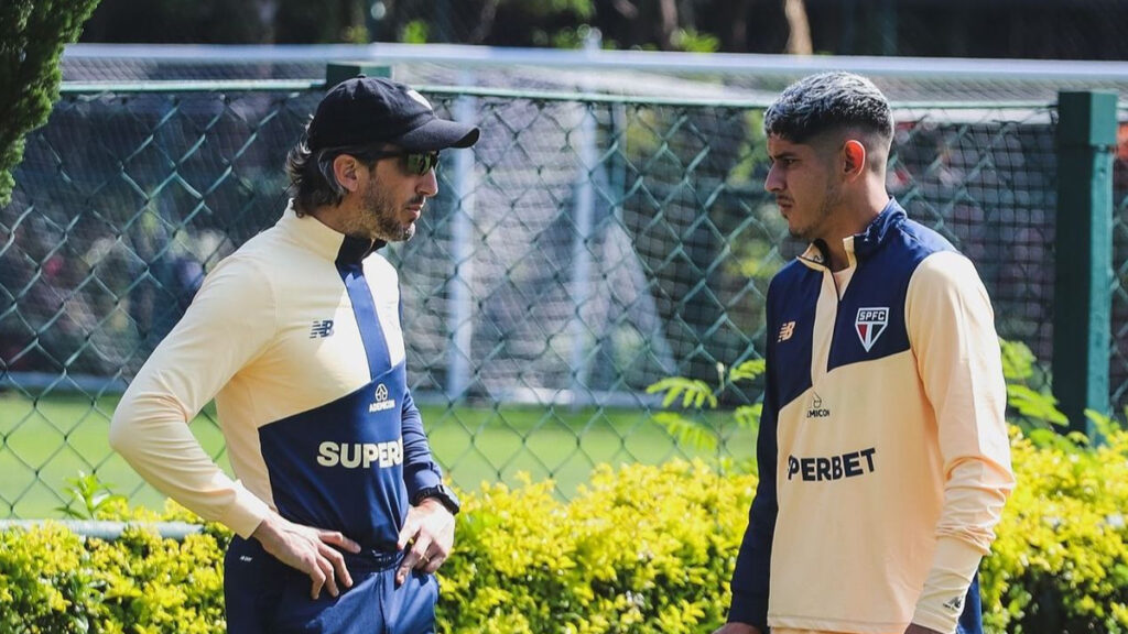 Veja provável escalação do São Paulo para jogo contra o Flamengo hoje