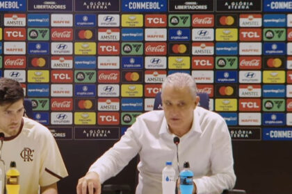 Tite em entrevista coletiva.