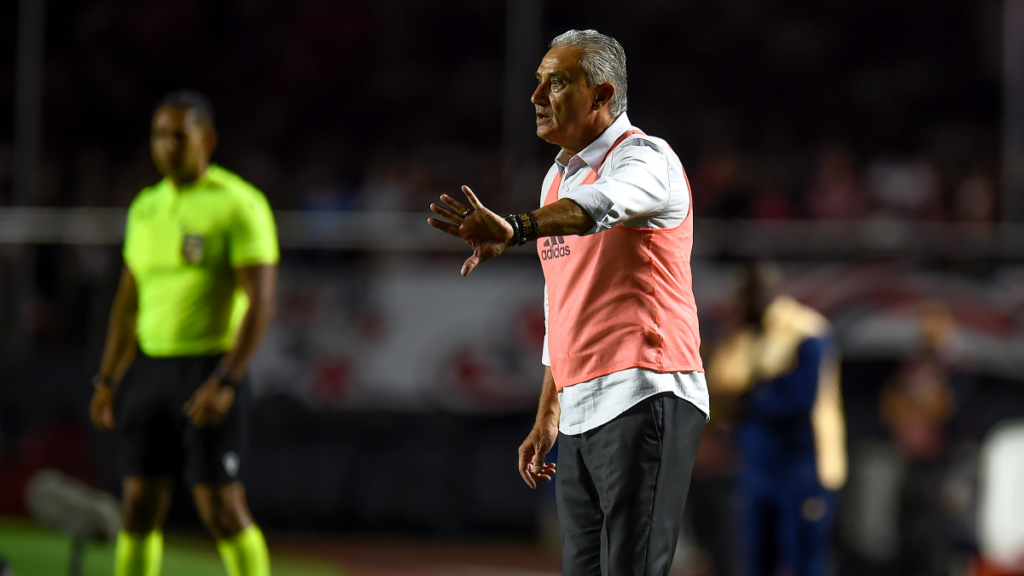 Tite prepara 1 mudança no time titular do Flamengo em relação ao último jogo da temporada