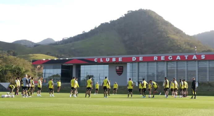 Provável escalação do Flamengo tem Bruno Henrique e Carlinhos para jogo contra o Botafogo; veja