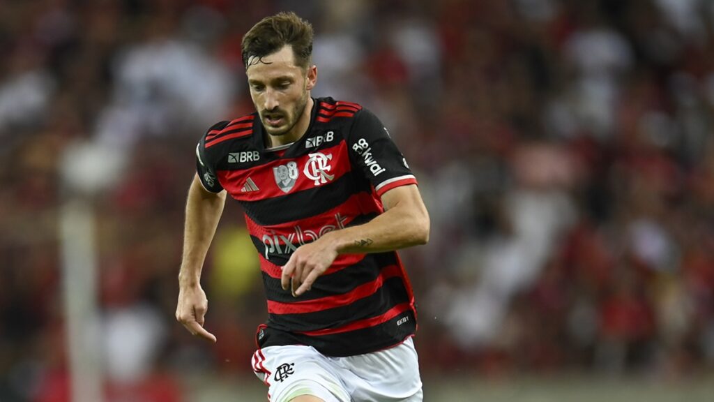 Veja atualização da lesão de Viña, lateral do Flamengo