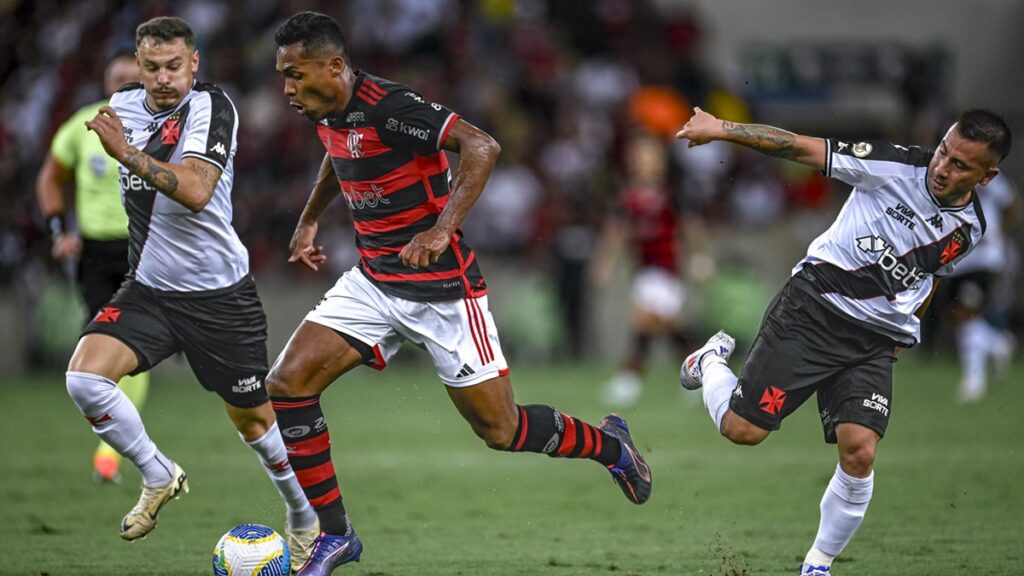 Flamengo cai de produção, despenca na classificação e acumula números negativos no Brasileirão