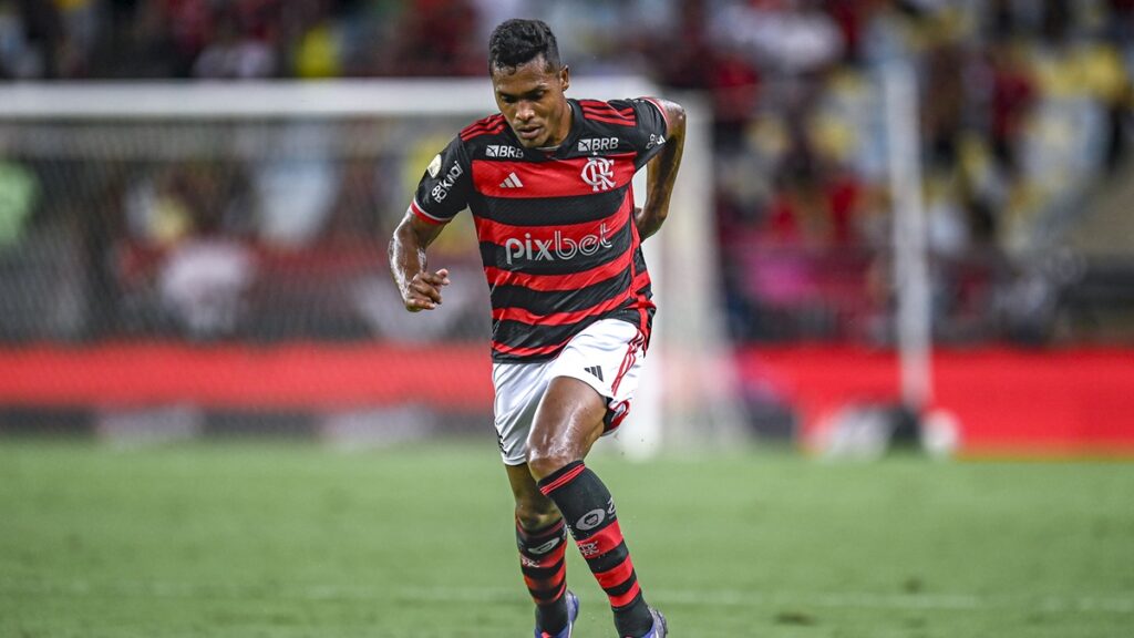 Alex Sandro estreia pelo Flamengo