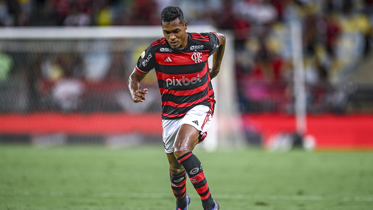 Alex Sandro will miss Flamengo’s next match in the Brazilian League