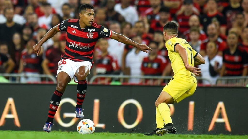 Alex Sandro aponta principal erro do Flamengo contra o Peñarol e dá dica ao elenco para a classificação na Libertadores